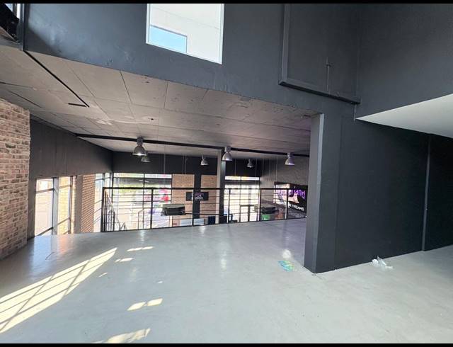 320M² RETAIL TO LET IN FOURWAYS